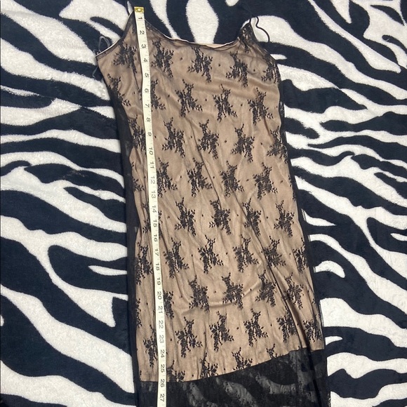 Elegant Black Lace Maxi Dress - Picture 6 of 6